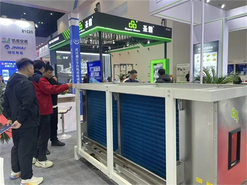 鑫江车冷机携二氧化碳跨临界冷热两联供机组亮相2026中国制冷展